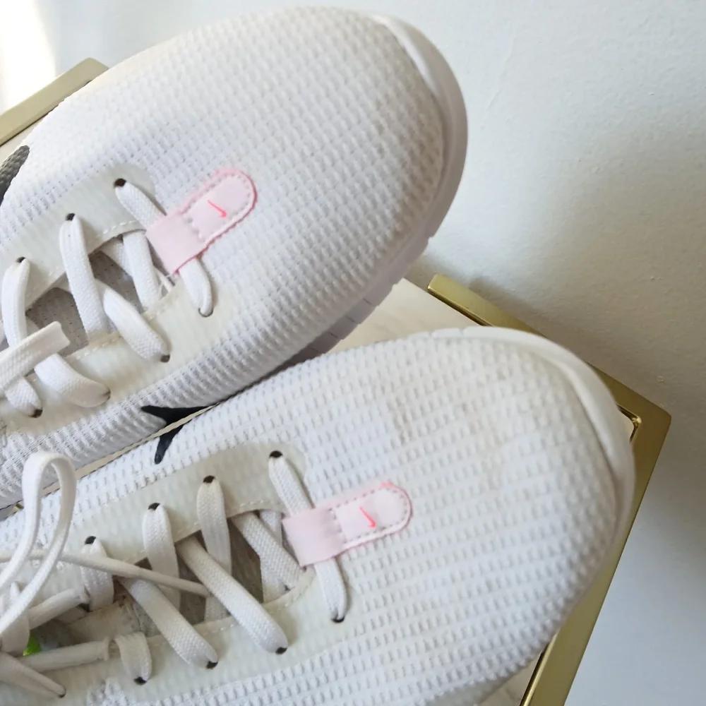 Nike Flex Experience 12 White Pink Sneakers Sz 9.5